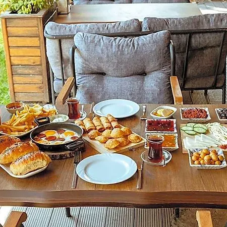 Hotell Alex Village Life Kartepe 3*